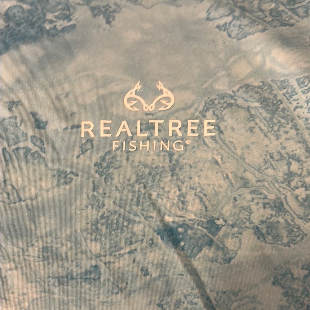 Real tree fishing long sleeved‎ shirt